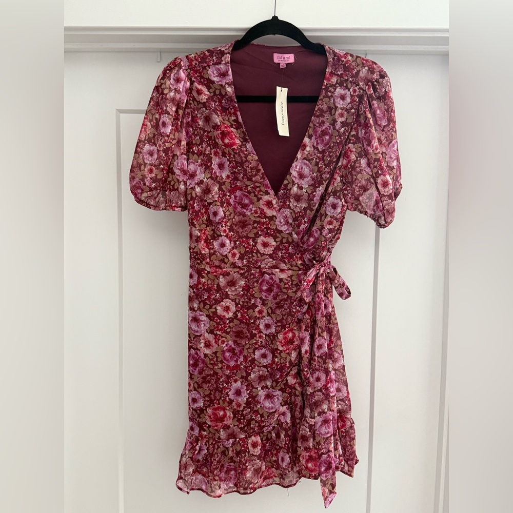 NWT Franscea’s Floral Wrap Dress